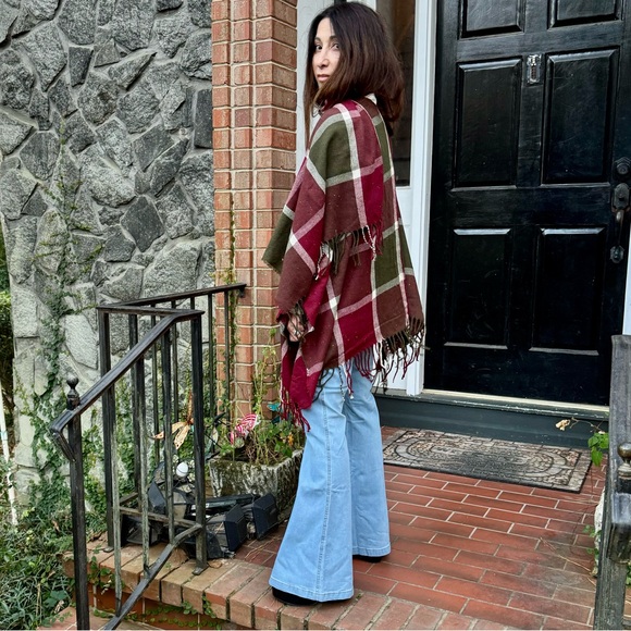Boho Fabulous Oversized Poncho Shawl - Picture 4 of 4